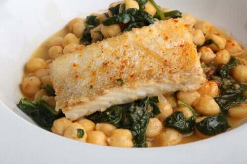 Chickpeas with Cod: An Easy and Delicious Recipe