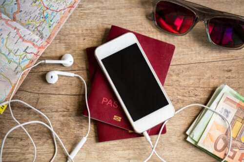 12 Tips to Stay Safe While Traveling Abroad