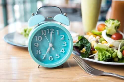 The Best Time of the Day to Eat, According to Science