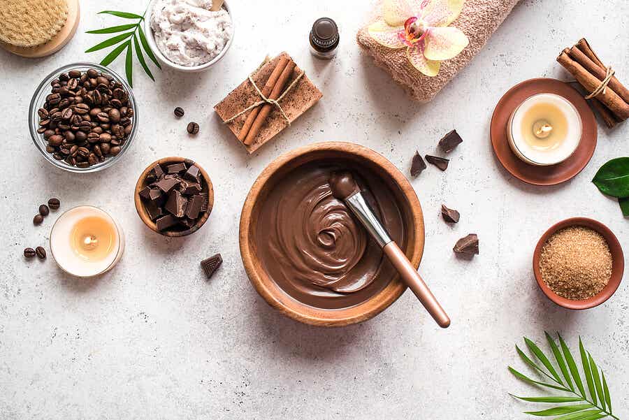 Bowls with chocolate.