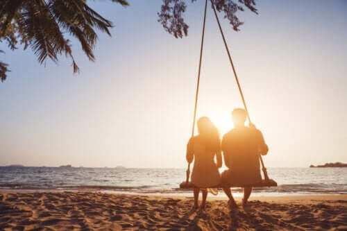 Advantages and Disadvantages of Long-Term Dating