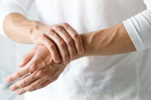 Is It Carpal Tunnel Syndrome or Arthritis?