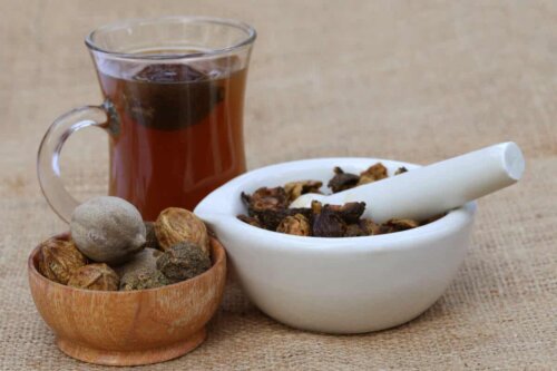 Een kopje triphala thee