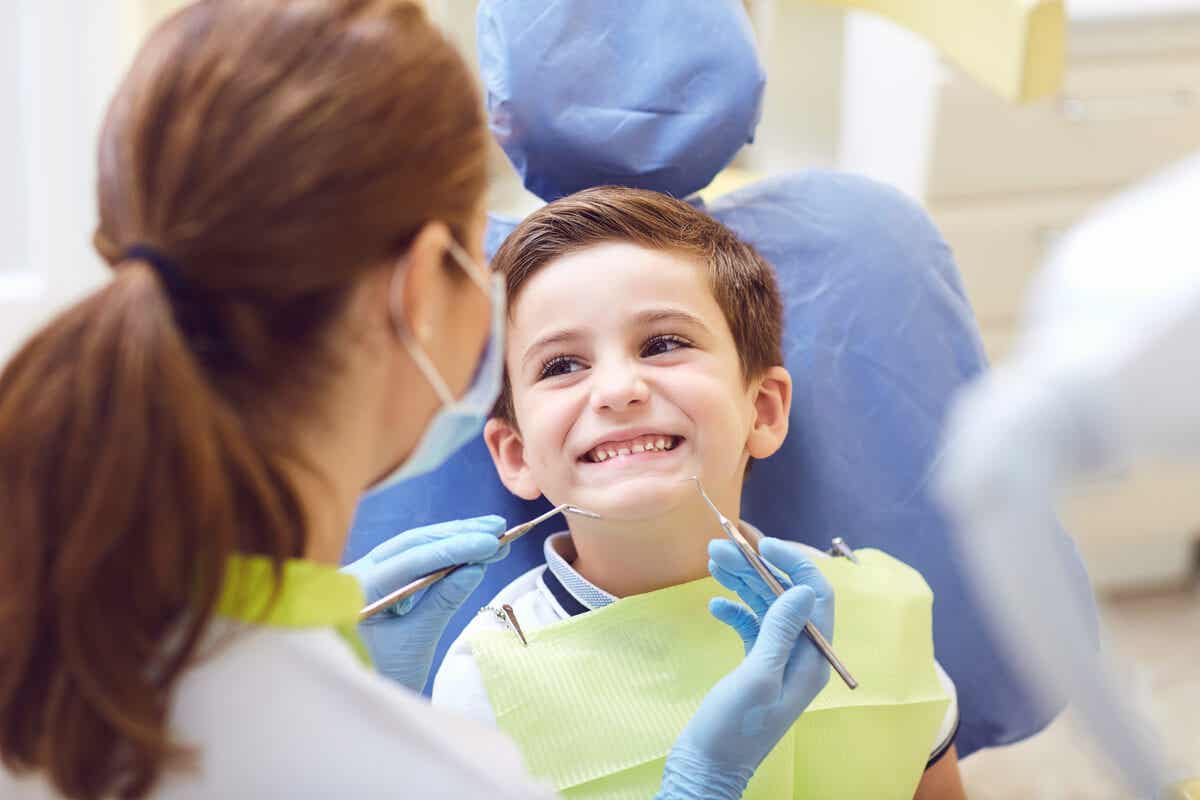 Barn hos tannlegen