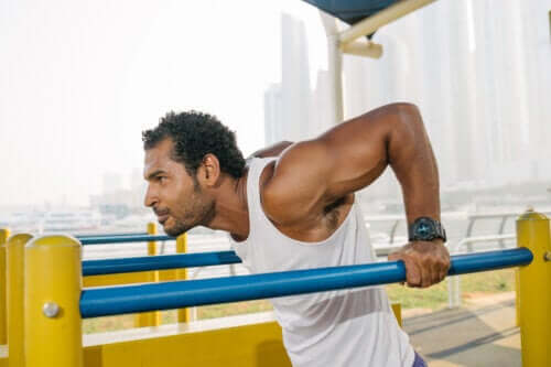 Tricep Dip Exercises: Characteristics and Variations