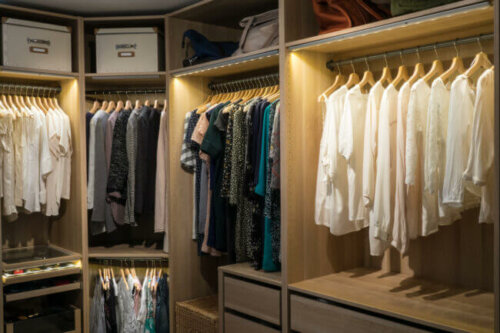 8 Tips to Help You Brighten Up Your Closet