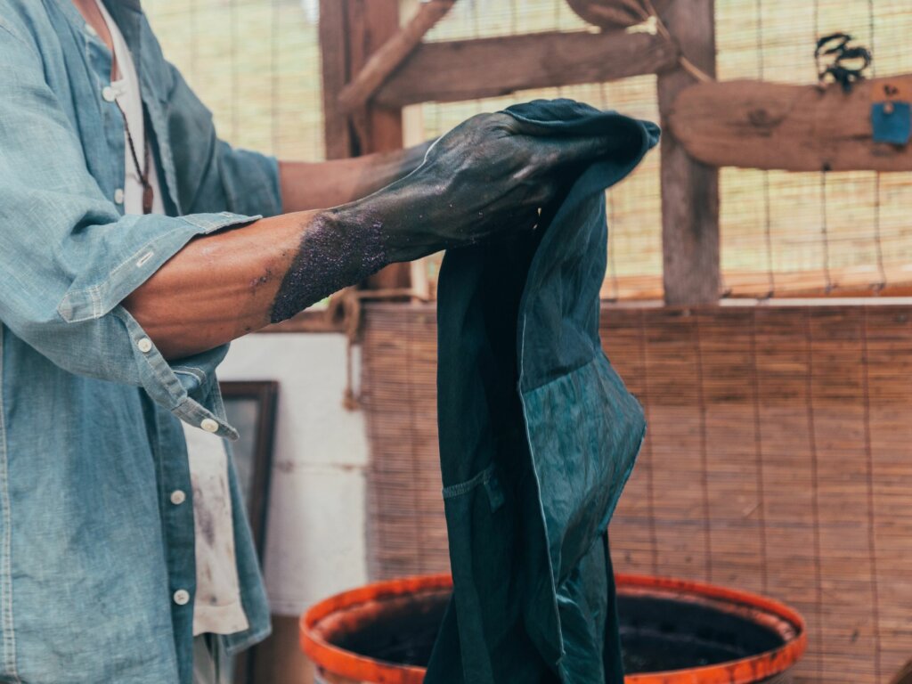 4 Tips for Dyeing Your Clothes at Home