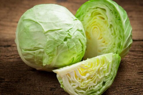 Reis mit Kohl - halbierter Weißkohl