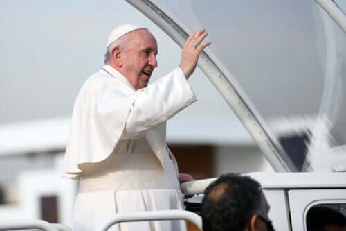 Pope Francis' Symptomatic Diverticular Stenosis