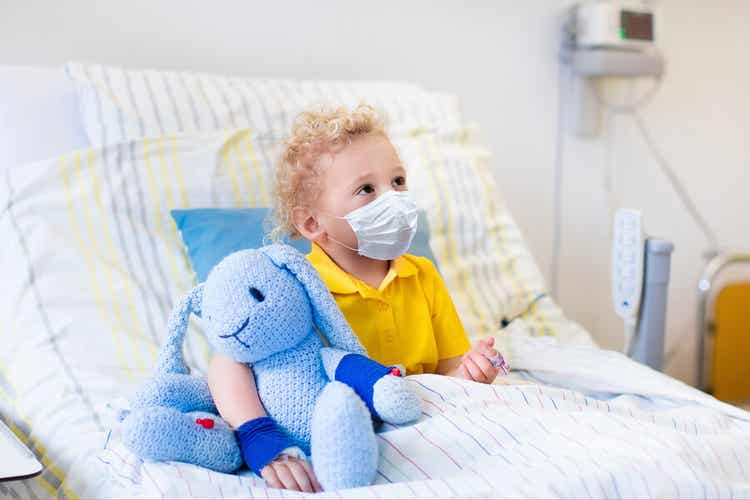 A child with pneumonia in the hospital.