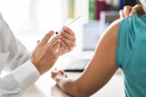 A person getting a meningitis vaccine.
