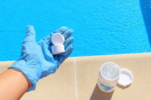 The Possible Effects of Chlorine in Swimming Pools on Children's Health
