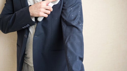 How to Wash a Men's Suit at Home