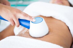 Hydrolipoclasia: What Is it and What Are its Risks?
