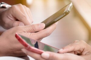 The Top 10 Mobile Phones that Emit the Most Radiation