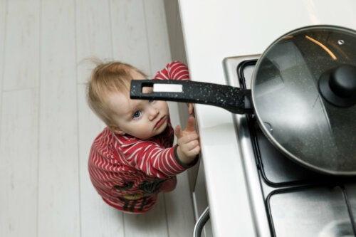 7 Kitchen Hazards and Safety Tips