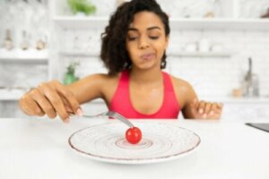 Disordered Eating and Eating Disorders: What's the Difference?