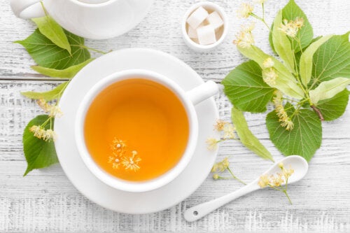 Linden tea: uses, benefits and contraindications.