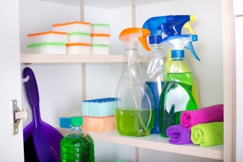 How to Store Cleaning Products Safely