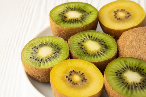 The Differences Between the Green and Yellow Kiwifruit