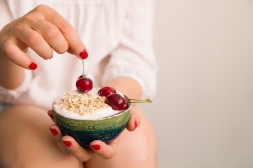 Three Ways to Eat Yogurt for Breakfast and Its Benefits