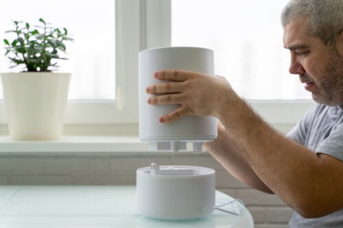 How to Clean and Disinfect a Humidifier
