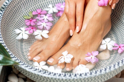 How to Make a Foot Spa at Home