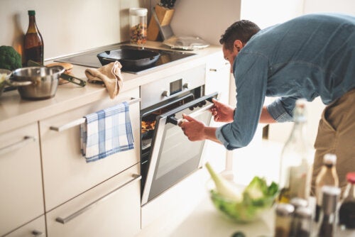 5 Containers and Accessories to Get the Most Out of Your Oven