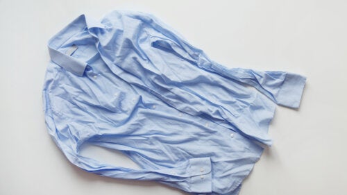 How to Remove Wrinkles from Clothes Without Ironing