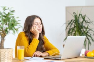 8 Advantages and Disadvantages of Boredom: Is it Good for Anything?