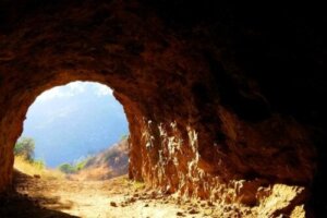 Plato's Myth of the Cave: Meaning and Teachings