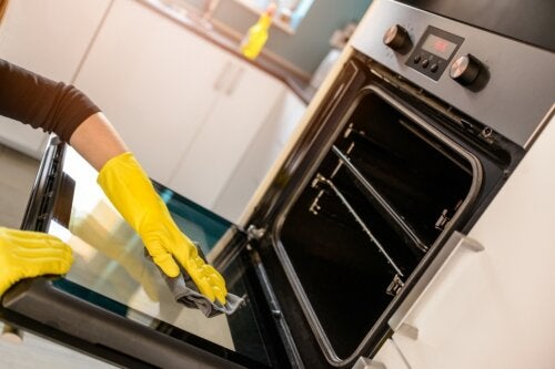 6 Mistakes You May Make When Using the Oven