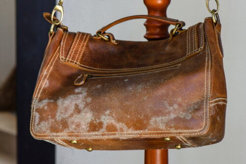 How to Clean Your Leather Bags and Wallets