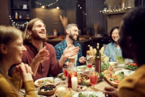 Friendships Between Men Versus Friendships Between Women: Learn the Differences