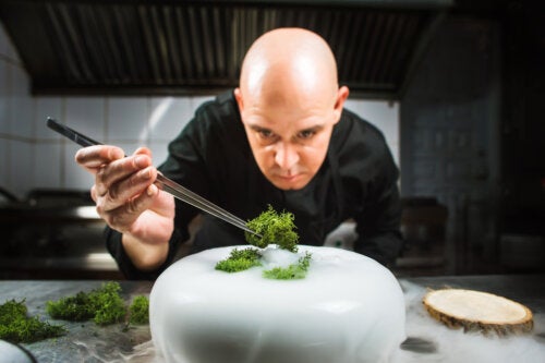 What Is Molecular Gastronomy and What Are Its Advantages?