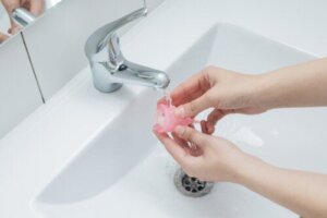 How to Sterilize and Clean the Menstrual Cup