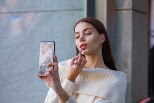 Pouty Lips: The Popular Lip Makeup Trend on TikTok