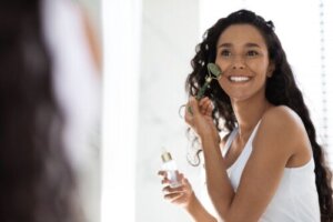 Facial Rollers: What Are They For and How Are They Used?