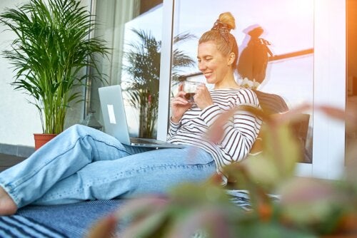 The Benefits of Having a Solarium at Home