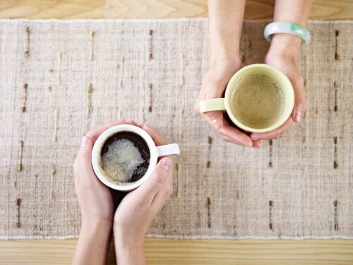 Tea or Coffee After a Meal: Good or Bad?