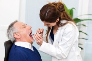 Jaw Cancer: Symptoms, Diagnosis and Treatment