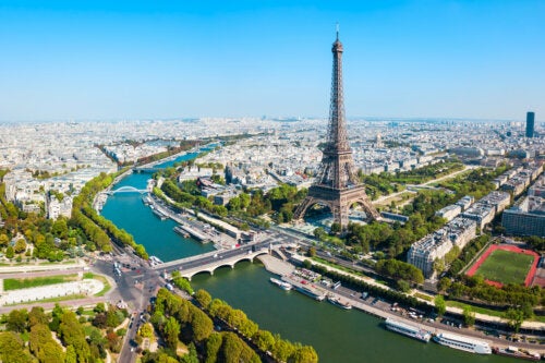 Why is the Eiffel Tower Now 6 Meters Higher? We'll Tell You the Reason
