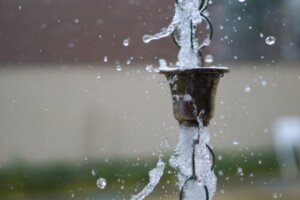 How to Make Rain Chains and Their Benefits