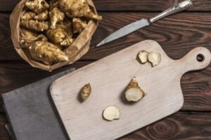 The Jerusalem Artichoke: Nutrition, Uses and a Recipe