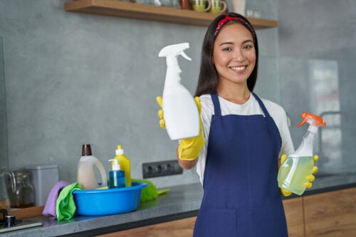 10 Tips for Safely Handling Bleach at Home