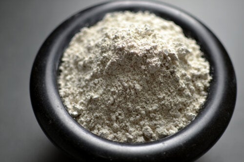 Food-Grade Diatomaceous Earth: What's It Used For?