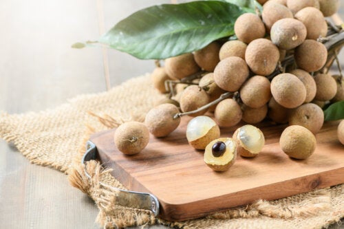 The Longan or Dragon's Eye: How Nutritious Is this Exotic Fruit?
