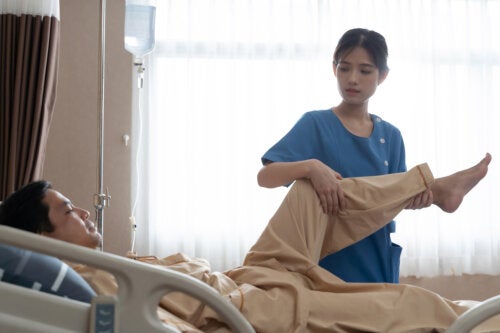 7 Activation Exercises for Bedridden People