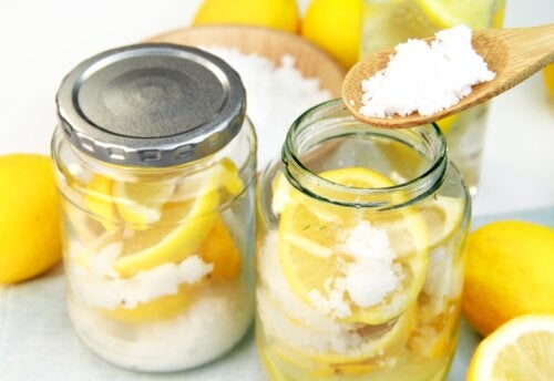 Is it Bad to Eat Lemon with Salt?