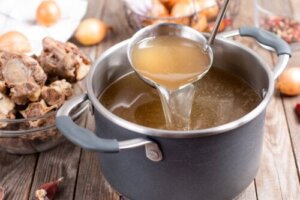 Bone Broth Recipe and its Health Benefits
